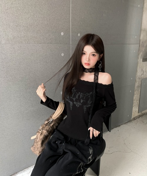 VEILA(ヴェイラ)の「チョーカー風グラフィック長袖トップス(Tシャツ/カットソー・レディース・ホワイト/スモークグレー/ブラック・フリー)」の22枚目の写真