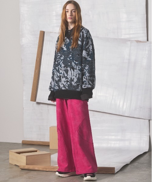 MAISON SPECIAL（メゾンスペシャル）の「《UNISEX》Abstract Pattern Prime-Over V-neck Knit Tops/アブストラクトパターンプライムオーバーVネックニット【MAISON SPECIAL/メゾンスペシャル】（ニット/セーター・メンズ・ダークブルー/パープル・0/1/2）」の5枚目の写真