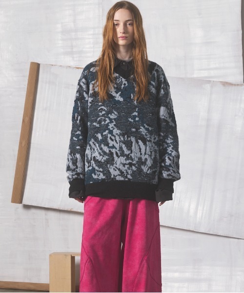 MAISON SPECIAL（メゾンスペシャル）の「《UNISEX》Abstract Pattern Prime-Over V-neck Knit Tops/アブストラクトパターンプライムオーバーVネックニット【MAISON SPECIAL/メゾンスペシャル】（ニット/セーター・メンズ・ダークブルー/パープル・0/1/2）」の9枚目の写真