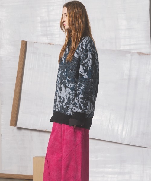 MAISON SPECIAL（メゾンスペシャル）の「《UNISEX》Abstract Pattern Prime-Over V-neck Knit Tops/アブストラクトパターンプライムオーバーVネックニット【MAISON SPECIAL/メゾンスペシャル】（ニット/セーター・メンズ・ダークブルー/パープル・0/1/2）」の10枚目の写真