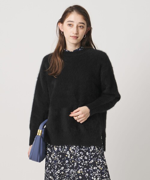 UNITED ARROWS(ユナイテッドアローズ)の「フォックスカシミヤ クルーネック ニット(ニット/セーター・レディース・グレー/ブラック・FREE)」の1枚目の写真