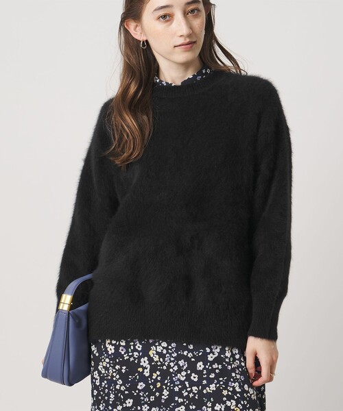 UNITED ARROWS(ユナイテッドアローズ)の「フォックスカシミヤ クルーネック ニット(ニット/セーター・レディース・グレー/ブラック・FREE)」の5枚目の写真