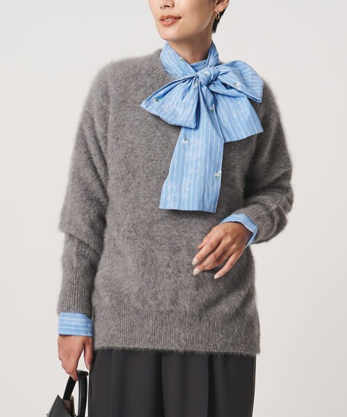 UNITED ARROWS(ユナイテッドアローズ)の「フォックスカシミヤ クルーネック ニット(ニット/セーター・レディース・グレー/ブラック・FREE)」の9枚目の写真