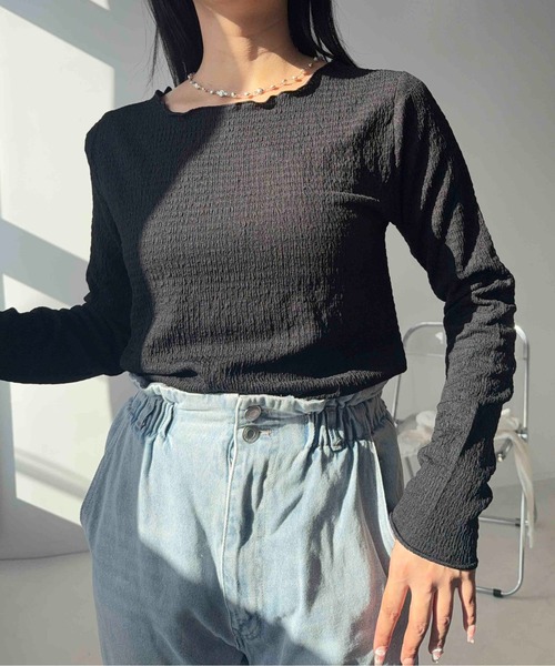 AS KNOW AS plus（アズノゥアズプラス）の「☆アソートクルーネックロンT(シャーリング・ウェーブ)（Tシャツ/カットソー・レディース・アイボリー系1/アイボリー系/ブラック系1/ブラック系・FREE）」の2枚目の写真