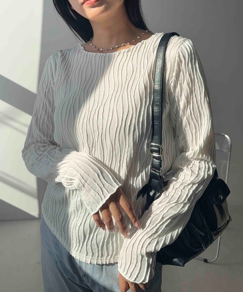 AS KNOW AS plus（アズノゥアズプラス）の「☆アソートクルーネックロンT(シャーリング・ウェーブ)（Tシャツ/カットソー・レディース・アイボリー系1/アイボリー系/ブラック系1/ブラック系・FREE）」の17枚目の写真