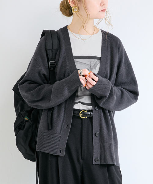 B.C STOCK(ベーセーストック)の「【WEB+一部店舗限定】ウールカシミヤVネックカーディガン(ニット/セーター・レディース・オレンジ/チャコールグレー/ホワイト・FREE)」の1枚目の写真