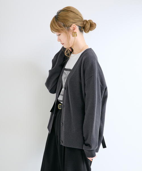 B.C STOCK(ベーセーストック)の「【WEB+一部店舗限定】ウールカシミヤVネックカーディガン(ニット/セーター・レディース・オレンジ/チャコールグレー/ホワイト・FREE)」の13枚目の写真