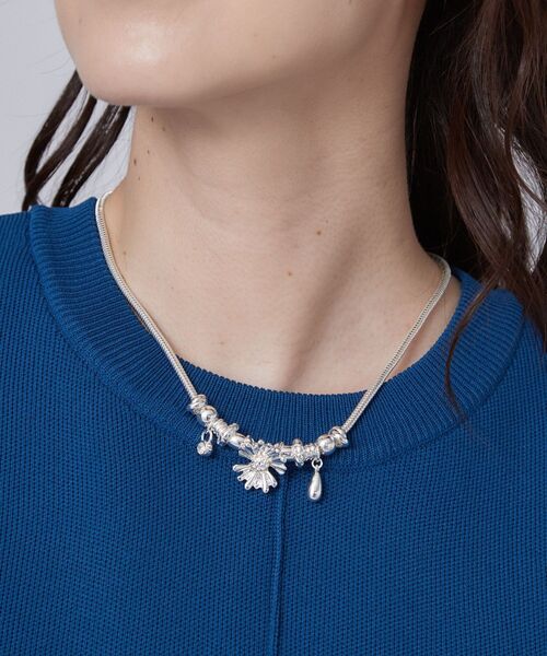 SHOO・LA・RUE(シューラルー)の「デイジー太スネークネックレス(ネックレス・レディース・ピンクゴールド/シルバー/ゴールド・00)」の4枚目の写真