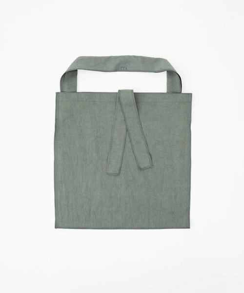 ITTI(イッチ)の「MARY INSIDE OUT TOTE - L / CERATO BRIGHT - 26Q1(ショルダーバッグ・レディース・カーキ・L)」の2枚目の写真