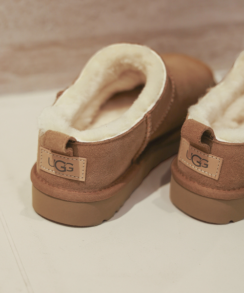 plage(プラージュ)の「《追加》UGG / アグ W CLASSICS MICRO シューズ(その他シューズ・レディース・キャメル・25cm/24cm/23cm/22cm)」の5枚目の写真