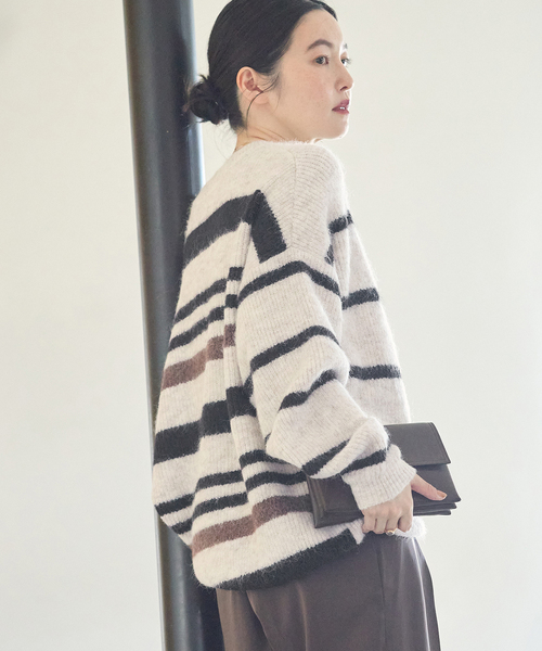 journal standard L'essage(ジャーナルスタンダードレサージュ)の「《一部WEB限定カラー/》2WAYウールシャギーMIXボーダープルオーバー(ニット/セーター・レディース・アイボリー/グレー/ブラック・FREE)」の2枚目の写真