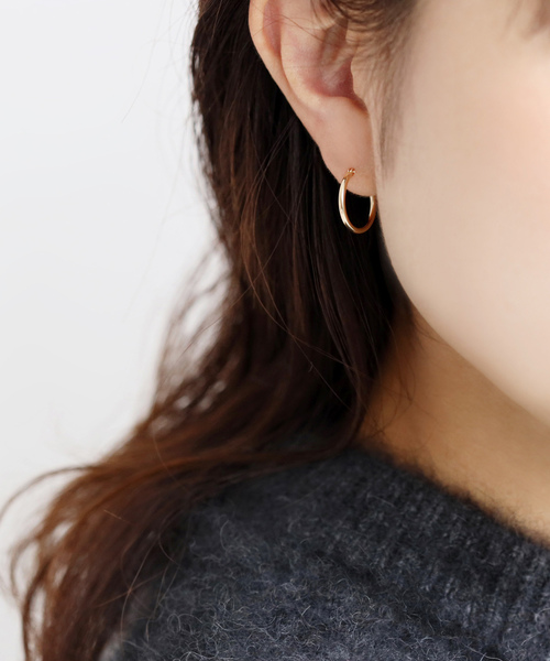 Lilas(リラ)の「1.5パイプ1.5cmルーフピアス K10(両耳)(ピアス(両耳用)・レディース・ゴールド・FREE)」の5枚目の写真