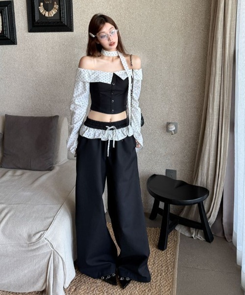 FAVORITO（ファヴォリート）の「オフショルダートップスパンツセットアップ（セットアップ・レディース・ブラック・F）」の16枚目の写真