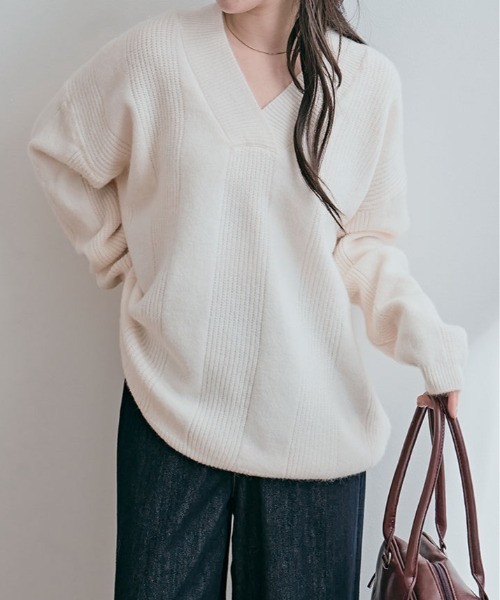 kirakiraShop(キラキラショップ)の「オーバーサイズ Vネック リブ ニット(ニット/セーター・レディース・パープル/レッド/オリーブ/チャコール/オフホワイト/ブラック・FREE)」の7枚目の写真