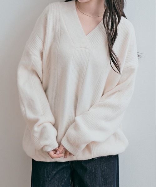 kirakiraShop(キラキラショップ)の「オーバーサイズ Vネック リブ ニット(ニット/セーター・レディース・パープル/レッド/オリーブ/チャコール/オフホワイト/ブラック・FREE)」の9枚目の写真