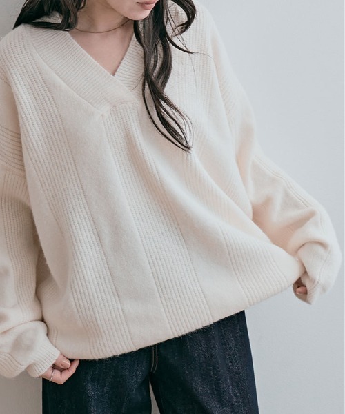 kirakiraShop(キラキラショップ)の「オーバーサイズ Vネック リブ ニット(ニット/セーター・レディース・パープル/レッド/オリーブ/チャコール/オフホワイト/ブラック・FREE)」の10枚目の写真