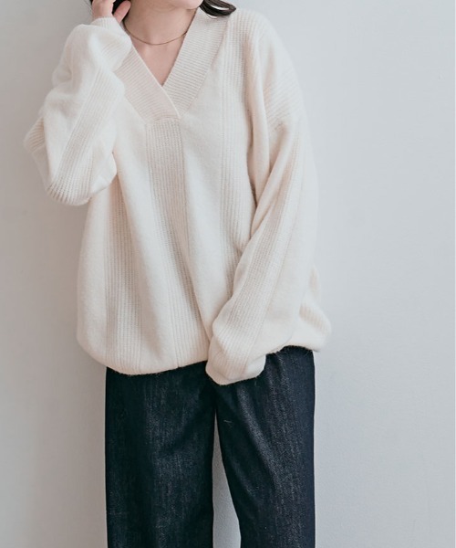 kirakiraShop(キラキラショップ)の「オーバーサイズ Vネック リブ ニット(ニット/セーター・レディース・パープル/レッド/オリーブ/チャコール/オフホワイト/ブラック・FREE)」の11枚目の写真