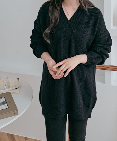 kirakiraShop(キラキラショップ)の「オーバーサイズ Vネック リブ ニット(ニット/セーター・レディース・パープル/レッド/オリーブ/チャコール/オフホワイト/ブラック・FREE)」の15枚目の写真