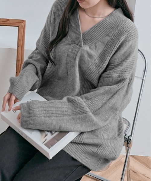 kirakiraShop(キラキラショップ)の「オーバーサイズ Vネック リブ ニット(ニット/セーター・レディース・パープル/レッド/オリーブ/チャコール/オフホワイト/ブラック・FREE)」の21枚目の写真