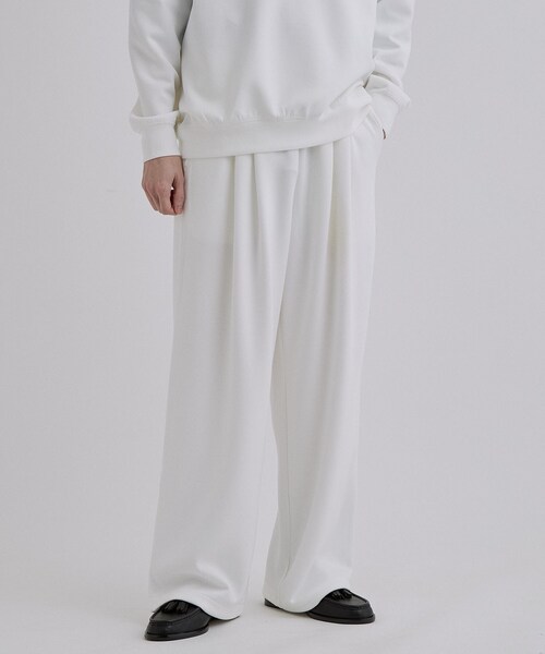 tk.TAKEO KIKUCHI(ティーケータケオキクチ)の「【TOROMIシリーズ】シルキータッチスウェットパンツ(その他パンツ・メンズ・ダークグレー/オフホワイト/ブラック・02/03)」の1枚目の写真