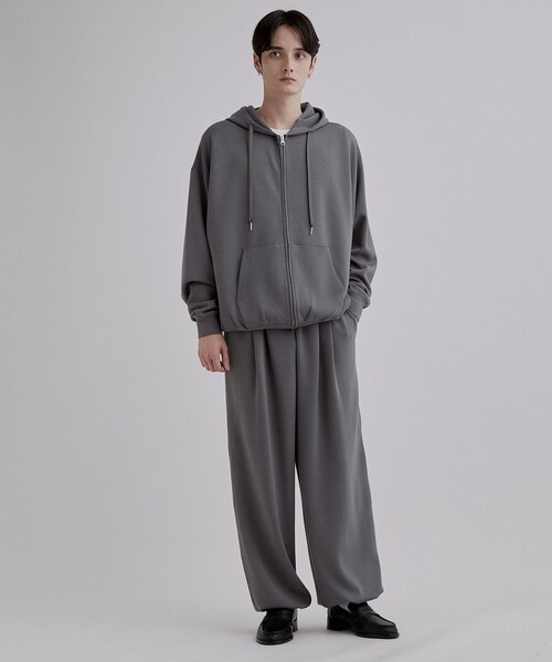 tk.TAKEO KIKUCHI(ティーケータケオキクチ)の「【TOROMIシリーズ】シルキータッチスウェットパンツ(その他パンツ・メンズ・ダークグレー/オフホワイト/ブラック・02/03)」の11枚目の写真