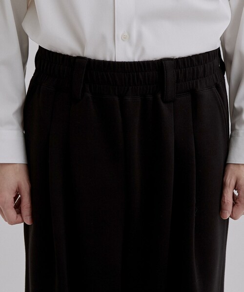 tk.TAKEO KIKUCHI(ティーケータケオキクチ)の「【TOROMIシリーズ】シルキータッチスウェットパンツ(その他パンツ・メンズ・ダークグレー/オフホワイト/ブラック・02/03)」の21枚目の写真