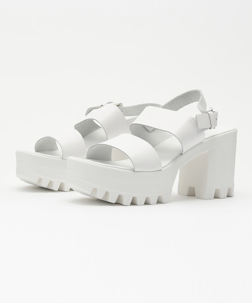 Chico（チコ）の「VICTOR7819（サンダル・レディース・ホワイト/ブラック/シルバー・37/38/36）」の2枚目の写真