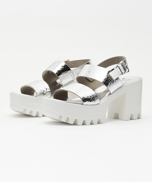 Chico（チコ）の「VICTOR7819（サンダル・レディース・ホワイト/ブラック/シルバー・37/38/36）」の3枚目の写真