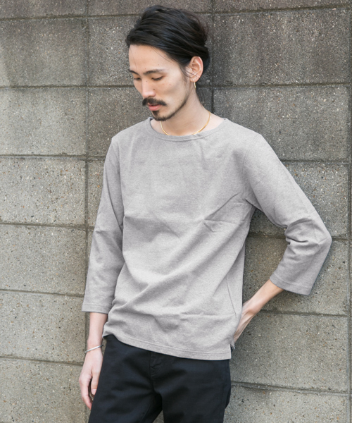 URBAN RESEARCH(アーバンリサーチ)の「UR バスクシャツ(Tシャツ/カットソー・メンズ・ブラック/ブラック系その他/ホワイト/ホワイト系その他/キャメル/グレー・LARGE/SMALL/MEDIUM)」の1枚目の写真