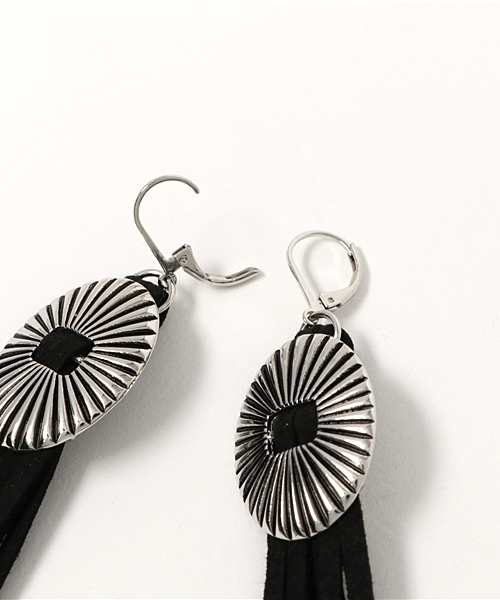 MOUSSY（マウジー）の「CONCHO FRINGE EARRING（ピアス（両耳用）・レディース・キャメル/ボルドー/ブラック・FREE）」の4枚目の写真