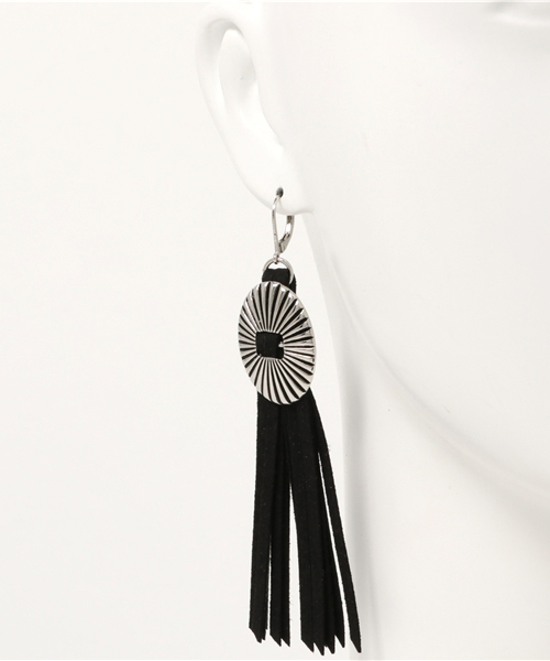 MOUSSY（マウジー）の「CONCHO FRINGE EARRING（ピアス（両耳用）・レディース・キャメル/ボルドー/ブラック・FREE）」の7枚目の写真