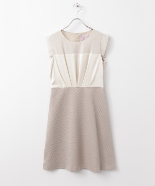 URBAN RESEARCH（アーバンリサーチ）の「UR COUTURE MAISON　異素材切り替えワンピース（ワンピース・レディース・ベージュ/ネイビー/ブラック・38）」の2枚目の写真