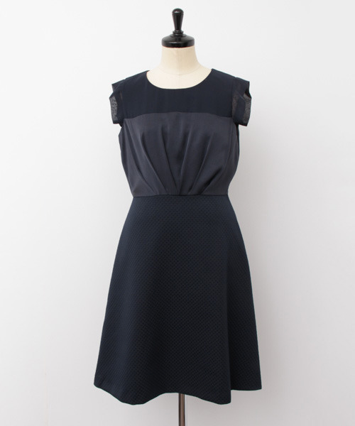 URBAN RESEARCH（アーバンリサーチ）の「UR COUTURE MAISON　異素材切り替えワンピース（ワンピース・レディース・ベージュ/ネイビー/ブラック・38）」の4枚目の写真