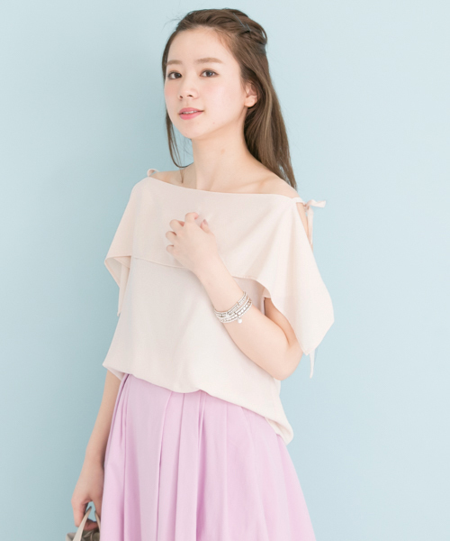 URBAN RESEARCH（アーバンリサーチ）の「UR オープンショルダー肩リボンブラウス（シャツ/ブラウス・レディース・ベージュ系その他/ピンク/ブラック/カーキ・FREE）」の3枚目の写真