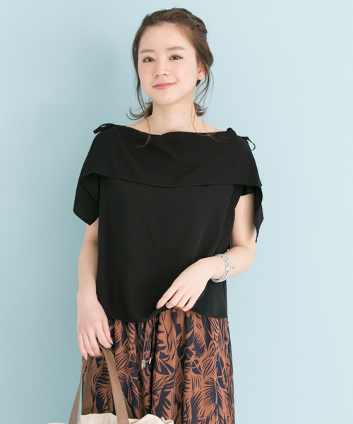 URBAN RESEARCH（アーバンリサーチ）の「UR オープンショルダー肩リボンブラウス（シャツ/ブラウス・レディース・ベージュ系その他/ピンク/ブラック/カーキ・FREE）」の2枚目の写真