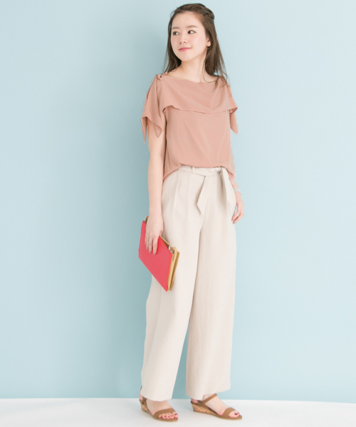 URBAN RESEARCH（アーバンリサーチ）の「UR オープンショルダー肩リボンブラウス（シャツ/ブラウス・レディース・ベージュ系その他/ピンク/ブラック/カーキ・FREE）」の9枚目の写真