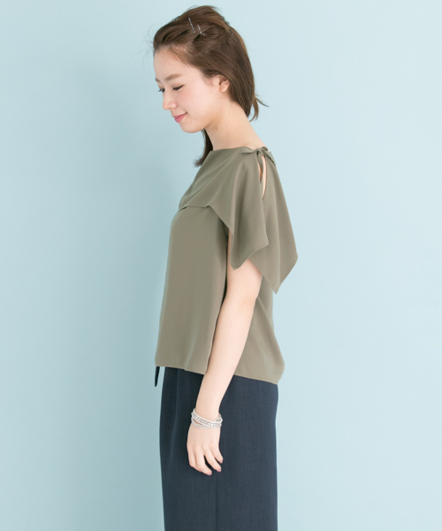 URBAN RESEARCH（アーバンリサーチ）の「UR オープンショルダー肩リボンブラウス（シャツ/ブラウス・レディース・ベージュ系その他/ピンク/ブラック/カーキ・FREE）」の11枚目の写真