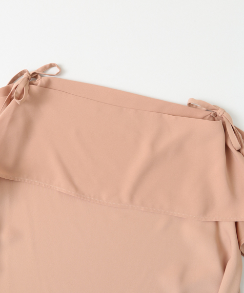 URBAN RESEARCH（アーバンリサーチ）の「UR オープンショルダー肩リボンブラウス（シャツ/ブラウス・レディース・ベージュ系その他/ピンク/ブラック/カーキ・FREE）」の13枚目の写真