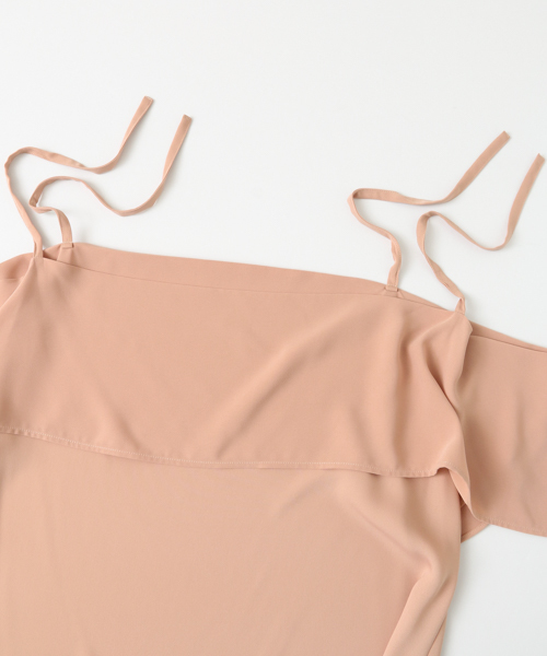 URBAN RESEARCH（アーバンリサーチ）の「UR オープンショルダー肩リボンブラウス（シャツ/ブラウス・レディース・ベージュ系その他/ピンク/ブラック/カーキ・FREE）」の14枚目の写真