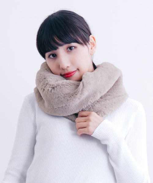 MERLOT（メルロー）の「ボリュームファースヌード571-1437（ストール/ショール・レディース・アイボリー/ベージュ/グレー/ライトベージュ・FREE）」の4枚目の写真