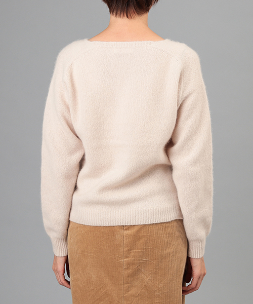 RIVE DROITE（リヴドロワ）の「ラクーンハートネックプルオーバー（ニット/セーター・レディース・ブラック/ライトベージュ/サックスブルー・FREE）」の13枚目の写真