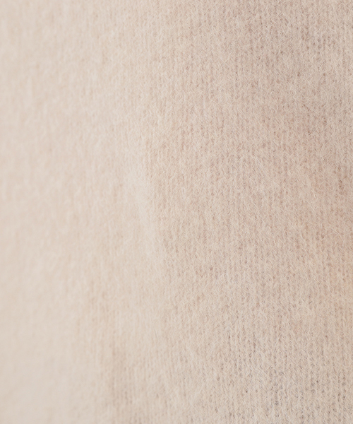 RIVE DROITE（リヴドロワ）の「ラクーンハートネックプルオーバー（ニット/セーター・レディース・ブラック/ライトベージュ/サックスブルー・FREE）」の7枚目の写真