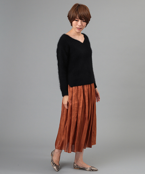 RIVE DROITE（リヴドロワ）の「ラクーンハートネックプルオーバー（ニット/セーター・レディース・ブラック/ライトベージュ/サックスブルー・FREE）」の9枚目の写真