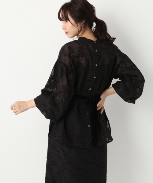 A part by（アパートバイ）の「カットJQDハナガラブラウス　776478 （シャツ/ブラウス・レディース・ブラック/オフホワイト・FREE）」の6枚目の写真