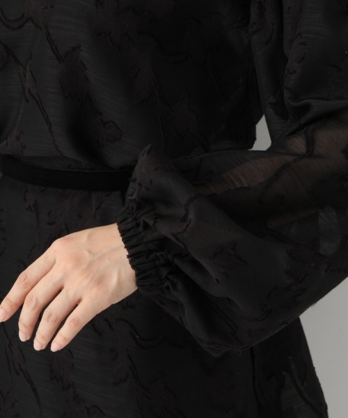 A part by（アパートバイ）の「カットJQDハナガラブラウス　776478 （シャツ/ブラウス・レディース・ブラック/オフホワイト・FREE）」の9枚目の写真