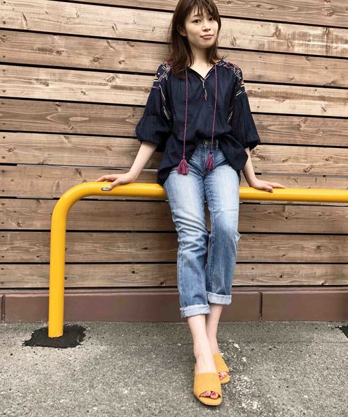 PICCIN（ピッチン）の「【WEB限定】カラフルエスニック刺繍ブラウス（シャツ/ブラウス・レディース・ネイビー/ブラウン/オフホワイト・MEDIUM）」の6枚目の写真