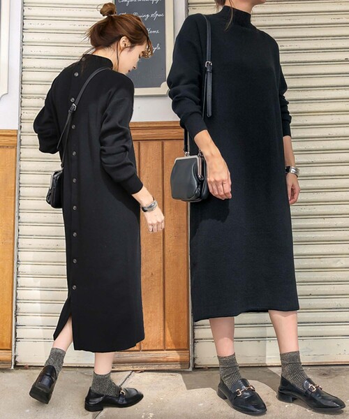 select MOCA(セレクトモカ)の「バックボタンニットワンピース/プチハイネックロング丈ワンピ―ス(ワンピース)」|ブラック
