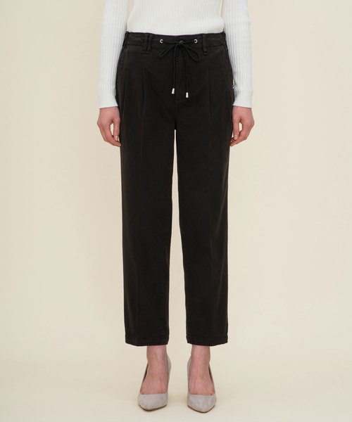 Moname（モナーム）の「ペグトップ イージーパンツ（その他パンツ・レディース・ブラック/ベージュ/カーキ/アイボリー/ネイビー・S/M/XS）」の21枚目の写真