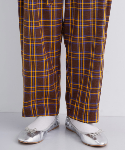 MERLOT（メルロー）の「チェック柄ハイウエストワイドテーパードパンツ1744（その他パンツ・レディース・ネイビー/ブラウン・FREE）」の18枚目の写真