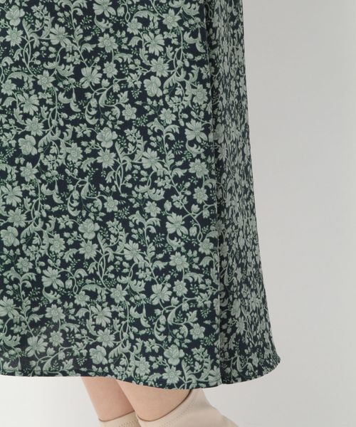 A part by（アパートバイ）の「ＰボタンVネックワンピース 822096（ワンピース・レディース・カーキ/ブルー系その他/イエロー系その他・FREE）」の9枚目の写真